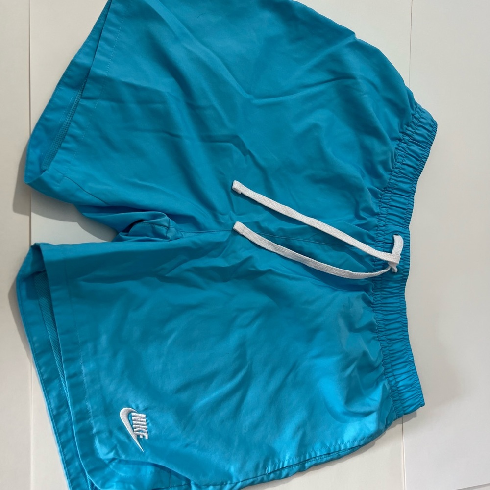 Used - Nike Club Essentials Woven Flow Shorts bluegrn (Tag has been removed)